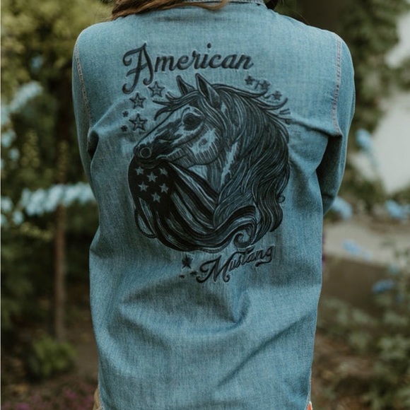 Rodeo Quincy American Mustang Women’s Denim Button Down Shirt S - Picture 2 of 3